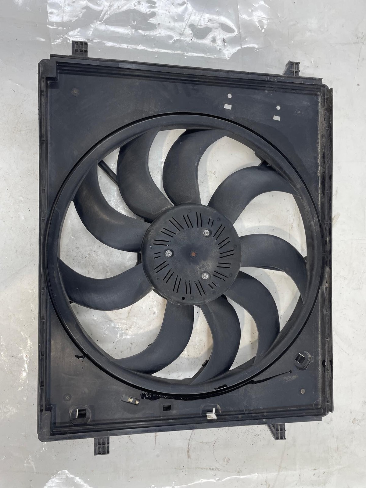 2014-2017 Maserati Quattroporte 3.0L Radiator Fan & Motor Assembly OEM 16474842