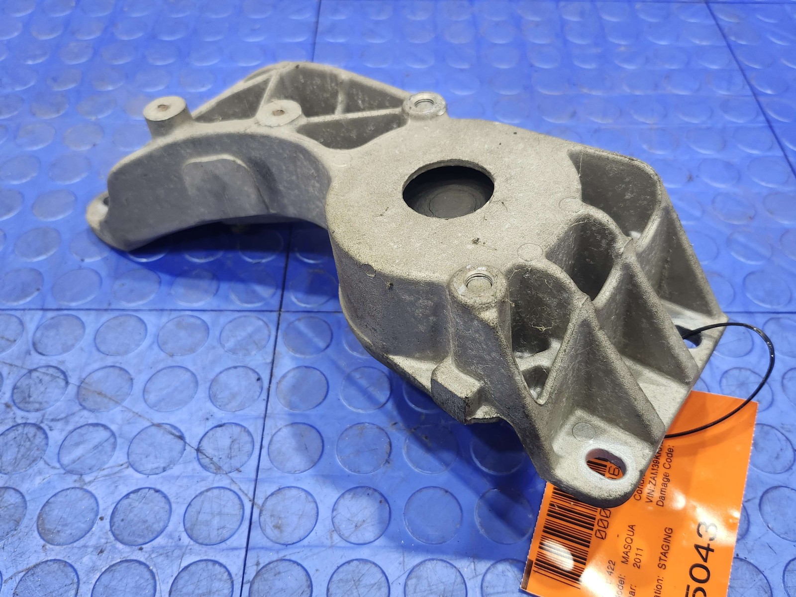 03-12 Maserati Quattroporte M139 Automatic Transmission Crossmember OEM 255583