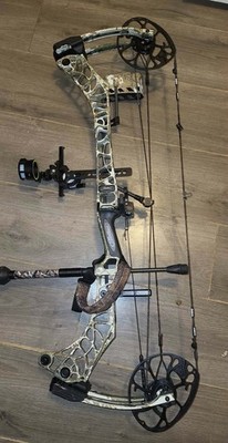 MATHEWS V3X 33 BOW right hand 27''-31.5'' 70lbs fully loaded - A Mod