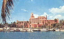 Vinoy Park Hotel at  Yacht Basin & Bay of Tampa St Petersburg Florida Postcard