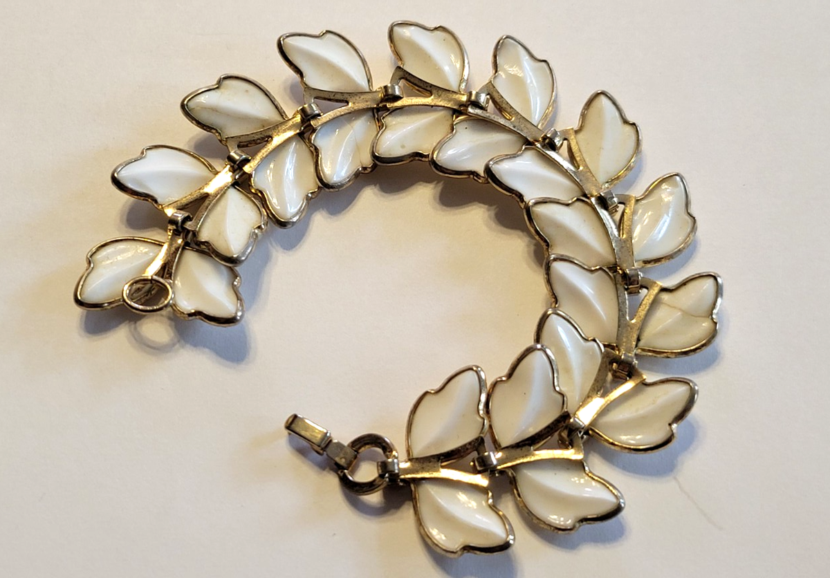 Bracelet Large Texturé TRIFARI Vintage En Strass Doré - Signé - Occasion
