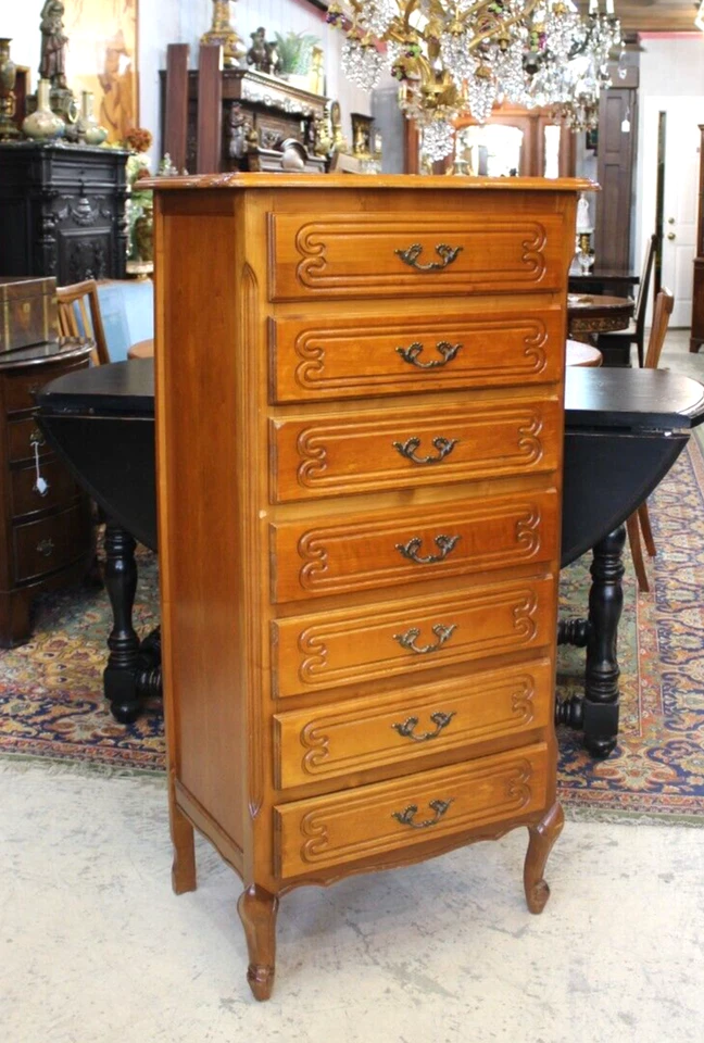 Cajonera francesa de arce Luis XV | Cómoda Tallboy de 7 cajones Foto 3 de 4
