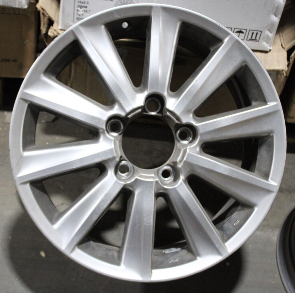 08 09 10 11 Lexus LX570 OEM Wheel Rim Light Hyper 20x8.5 20
