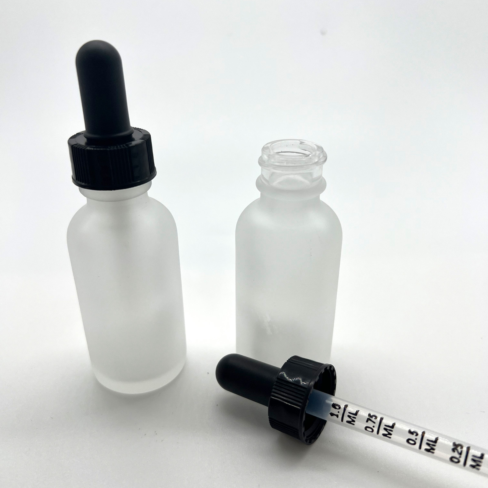 8-Pack - 1oz Frosted BOSTON ROUND GLASS BOTTLES with Graduated DROPPERS 30ml