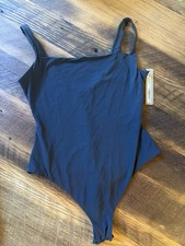 New SKIMS Fits Everybody Square Neck Bodysuit Onyx Black Size M NWT