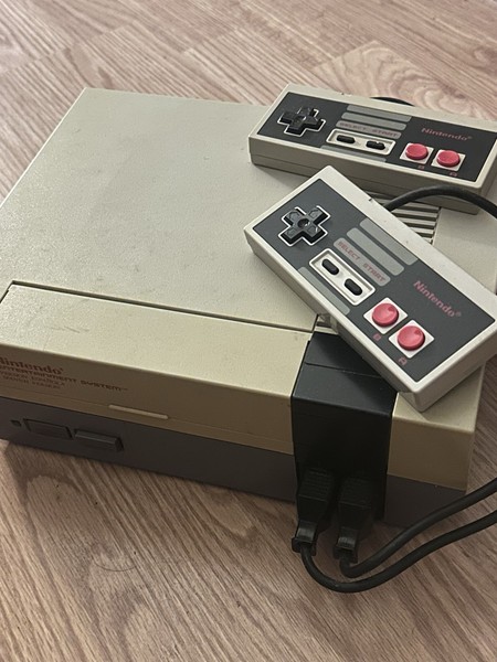 Nintendo Entertainment System NES ORIGINAL + Juego 20 In 1