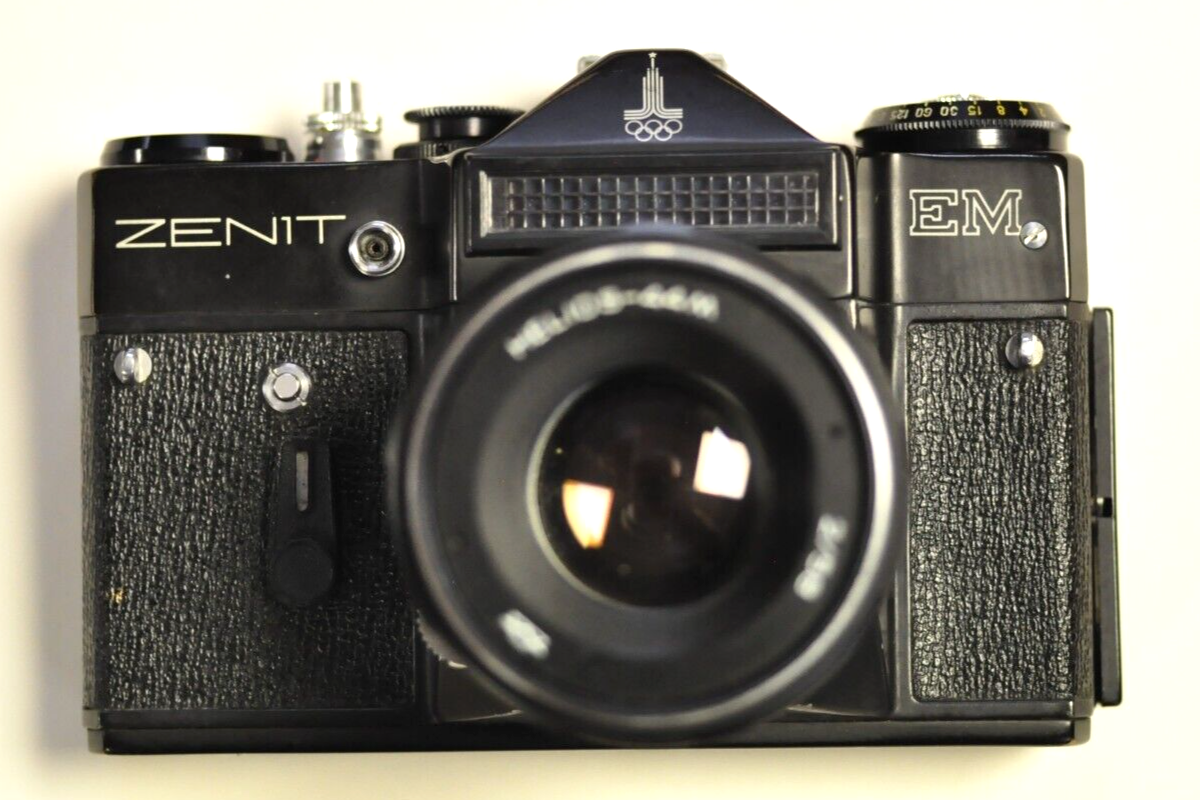 Krasnogorsk Zenit blk. EM 1970 Olympic 35mm SLR w/58mm f2 Helios