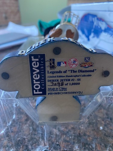 DEREK JETER 2009 WORLD SERIES CHAMPION New York YANKEES BOBBLEHEAD 3098 /10,000 - Picture 5 of 6