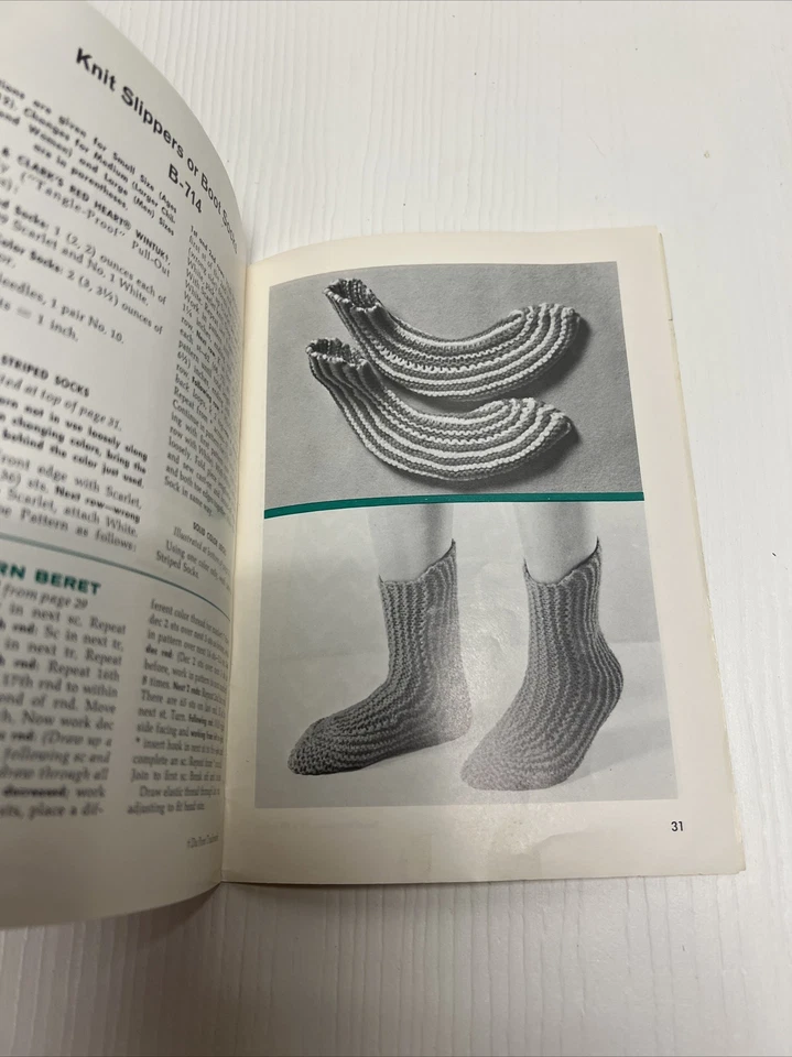 COATS & CLARK'S BOOK NO. 192 SOCKS, MITTENS AND ACCESSORIES 1969 - Image 4 of 4