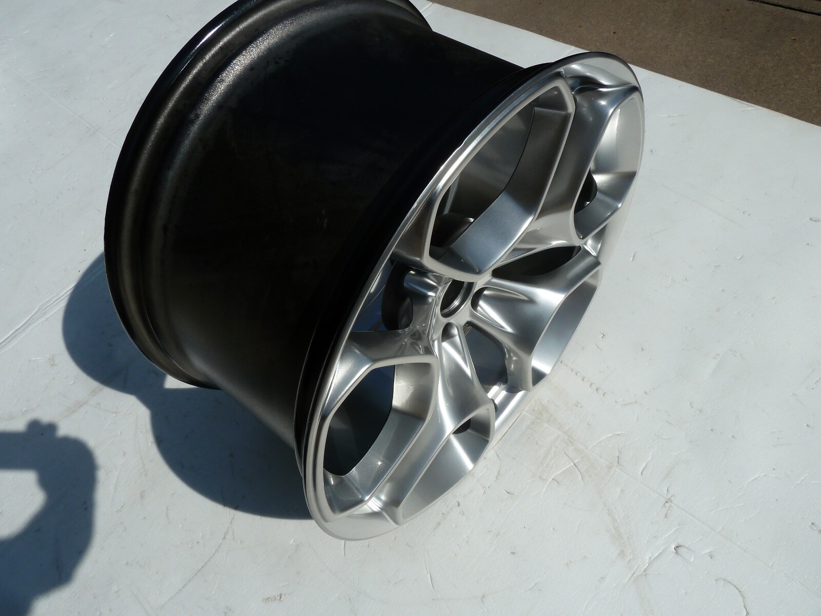 LAMBORGHINI HURACAN FACTORY GIANO OEM WHEEL REAR RIM SILVER REFURBISHED