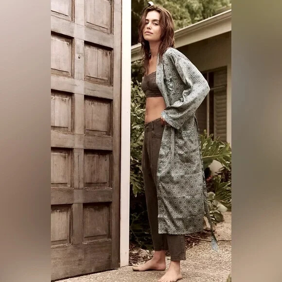Intimately by Free People Oasis House Robe NWT Size M/L Stone Combo $128
