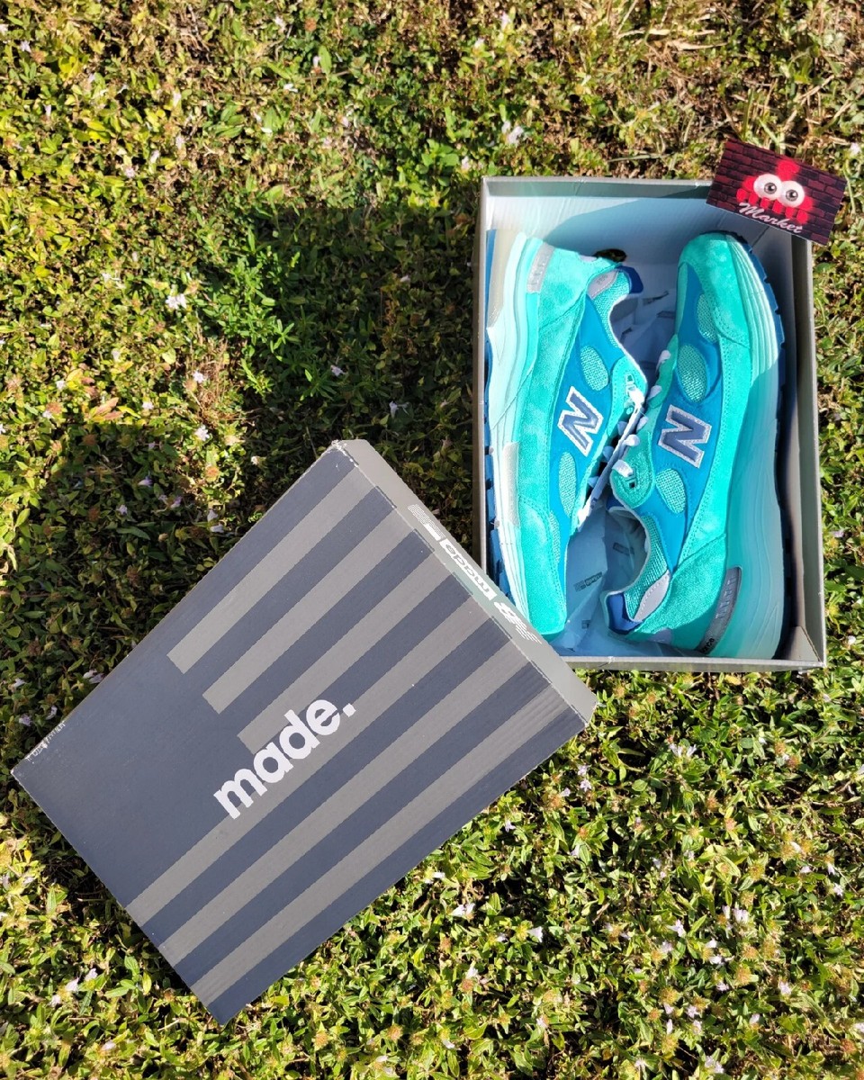Size 10.5 - New Balance 992 Made in USA Blue Silver Metallic Size 10.5 - New Balance 992 Made in USA Blue Silver Metallic