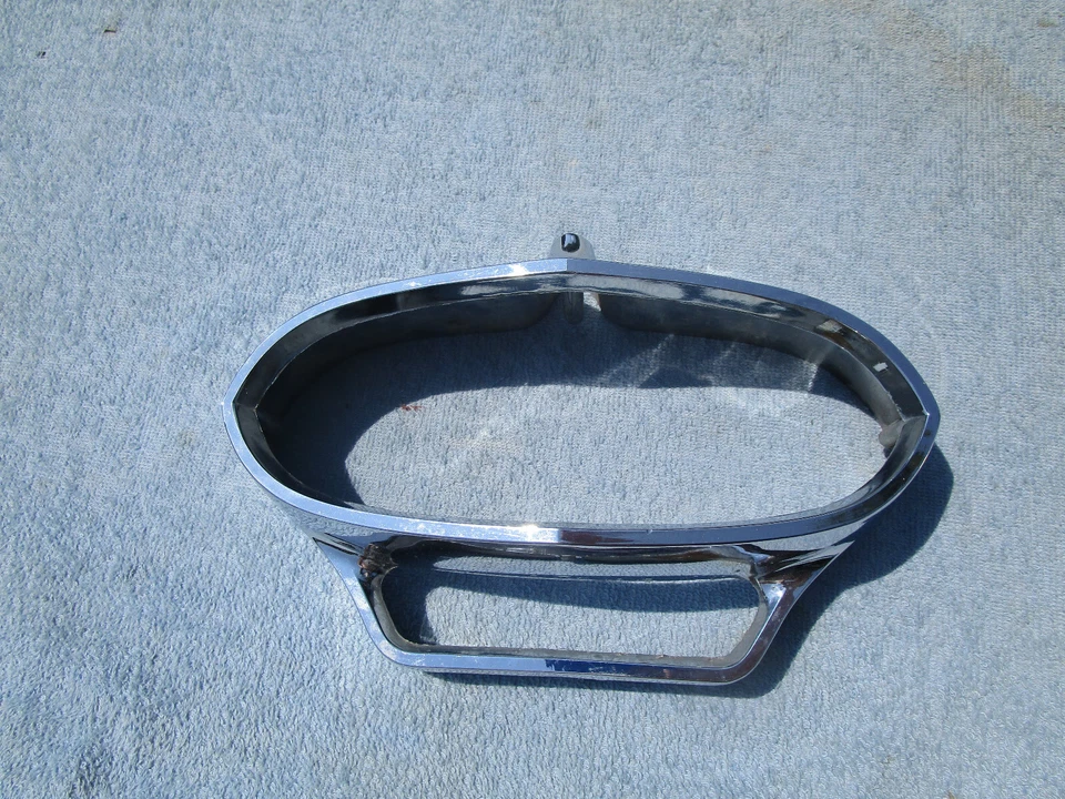 Oldsmobile Super 88 1959 carcasa de luz trasera Foto 2 de 3