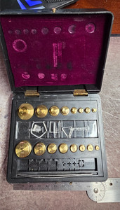 VINTAGE OHAUS PHARMACY COMBINATION WEIGHT SET  5601  1gm to 50gm & 1sc to 2oz