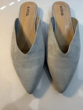 JustFab Women's Bryleigh Mule Flat in Gray 9.5