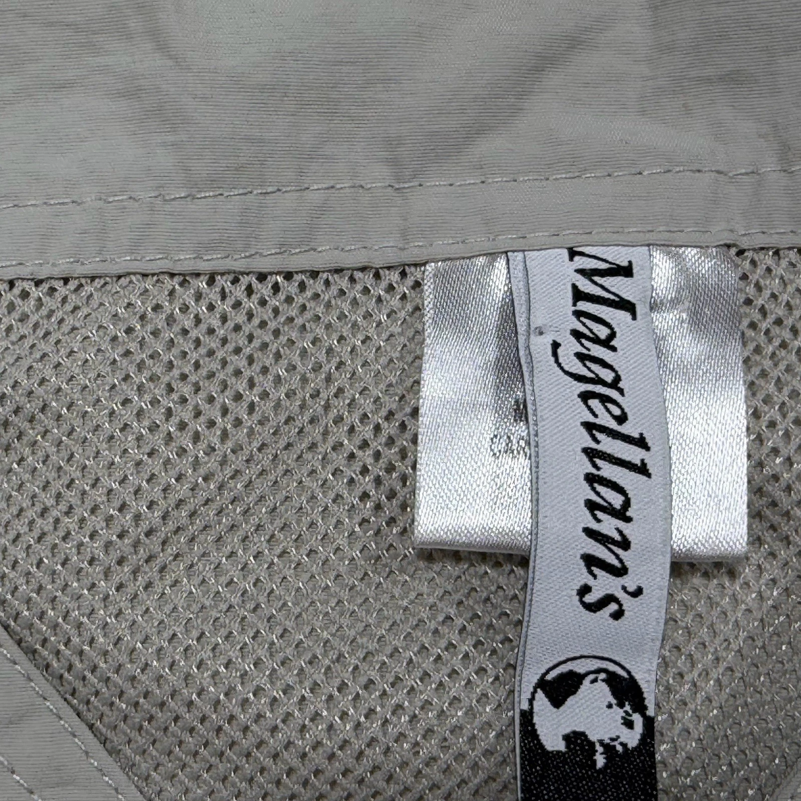 Magellans Travel Vest Men XS Beige Full Zip Pockets Outdoor Hiking Fishing S2 image 5