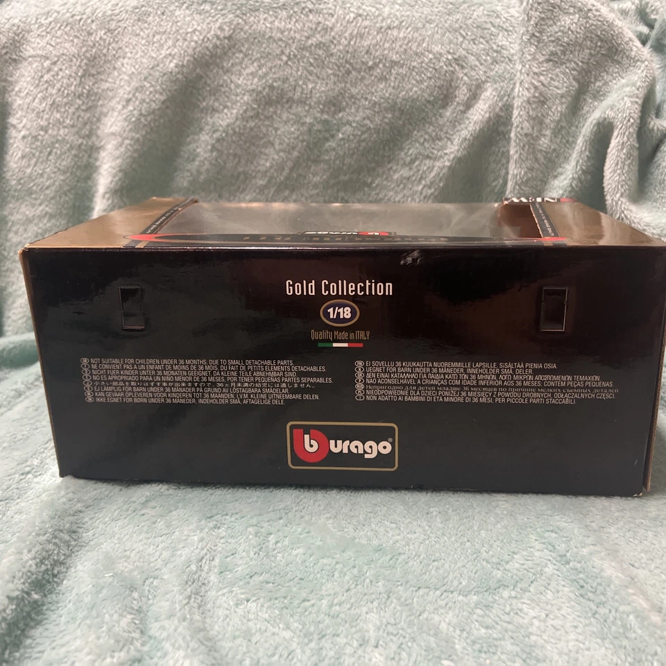 Bburago 1:18 Scale 1997 PORSCHE 911 Carrera Coupe COD 3315 Damaged box - Image 4 of 4