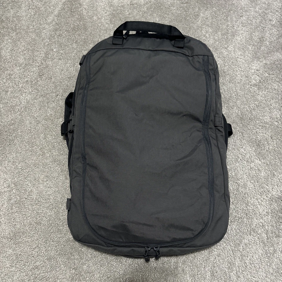 Minaal Carry-On 2.0 Backpack Gray 35L Premium Travel Bag - Image 4 of 4