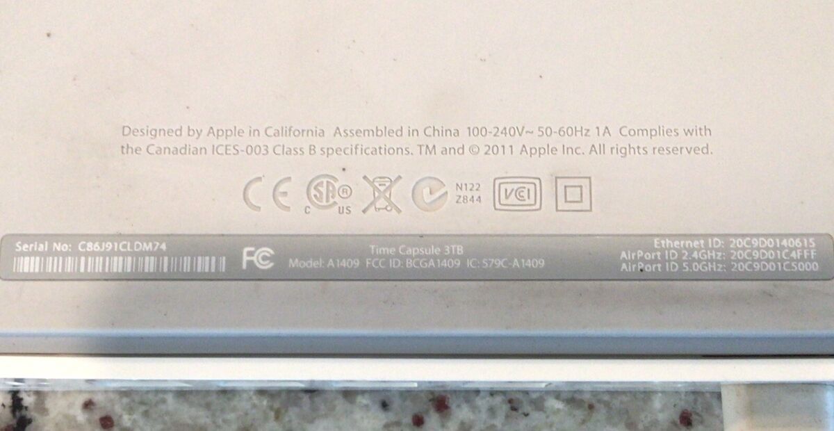 Apple A1409 AirPort Time Capsule 2TB 802.11n (4th Generation Apple A1409 AirPort Time Capsule 2TB 802.11n (4th Generation