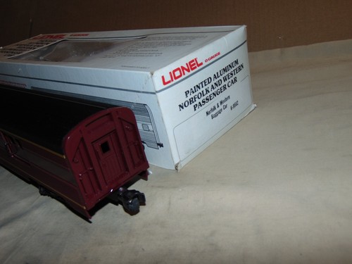 LIONEL O  9562  NORFOLK & WESTERN BAGGAGE  CAR  + BOX - Picture 4 of 4