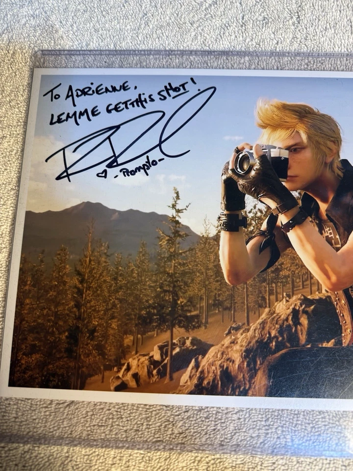 Foto assinada por Ray Chase Prompto Final Fantasy XV autógrafo FFXV dublador - Imagem 4 de 4