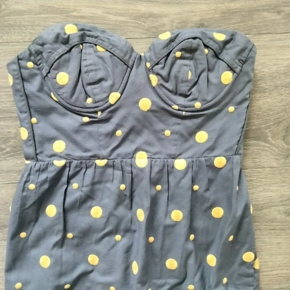 Vestido sem alças Floreat Anthropologie cinza e amarelo bolinhas tamanho 0 Smocked XS - Imagem 3 de 4