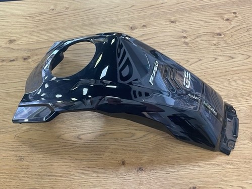 GENUINE BMW F750 F800 GS K80 K81 MIDDLE TANK COVER IN BLACKSTORM METALIC - USED