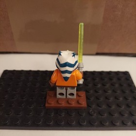 Lego Star Wars minifigure Ahsoka Tano 8037 / Year 2009 WITH LIGHTSABER