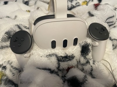 Meta Quest 3 Vr,includes Box,Use 9/10,free Delivery In NY,price Negotiable