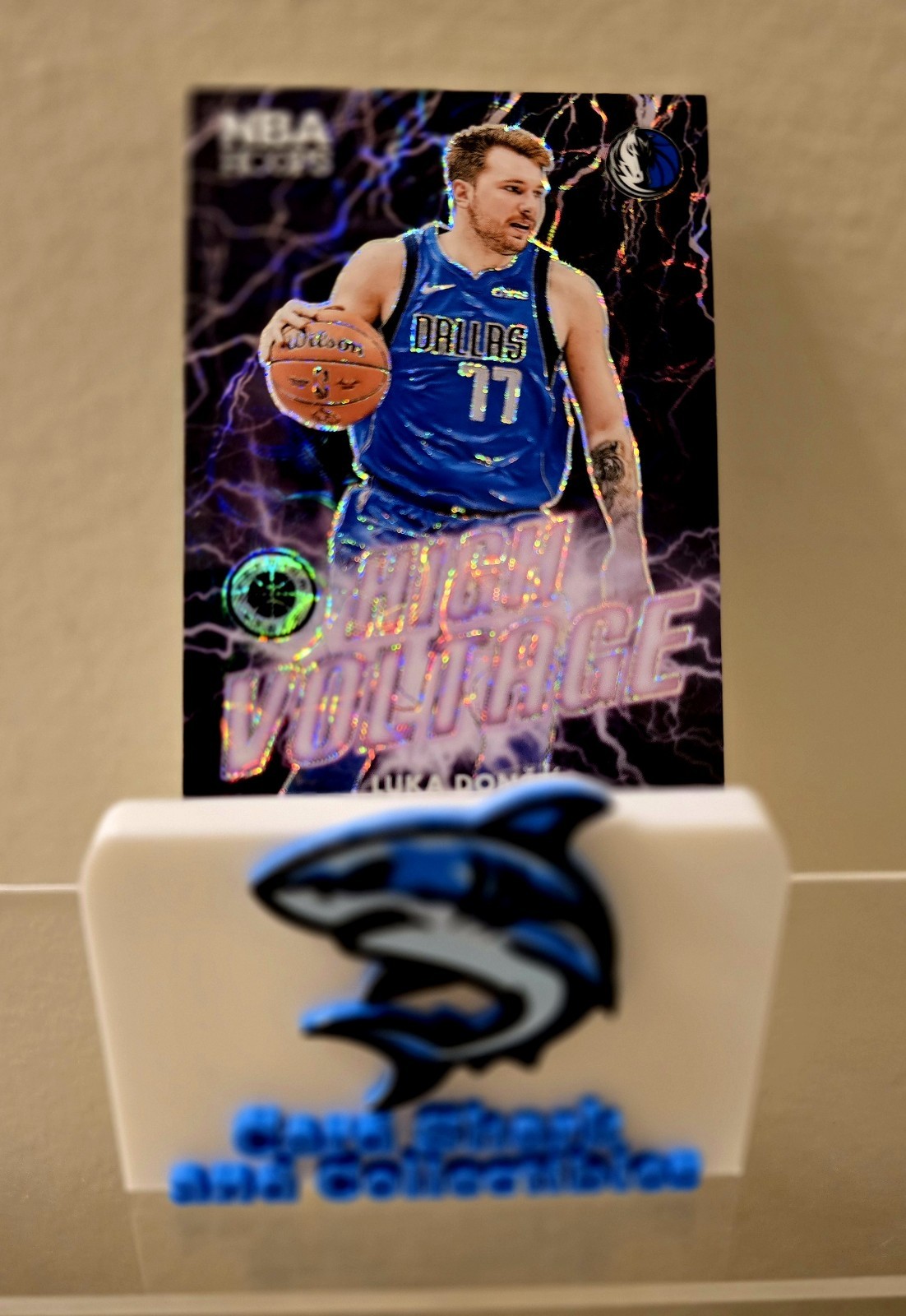 2023-24 Hoops Premium Stock Luka Doncic High Voltage SSP  Case Hit #14 Mavericks