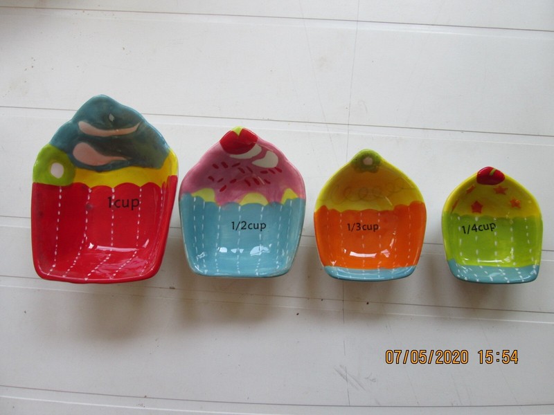 Set of 4 Stackable Vintage Porcelain Cupcake Measuring Cups