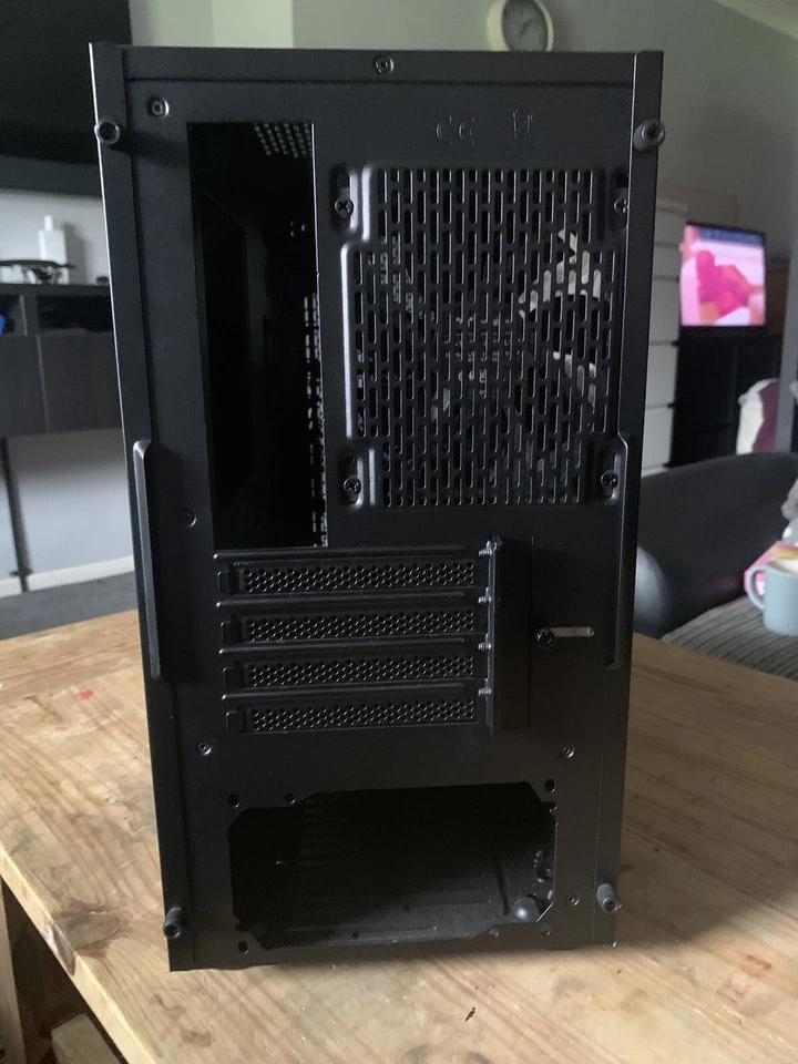 Thermaltake pc case with gigabyte gtx 760 graphics card - Image 2 of 4