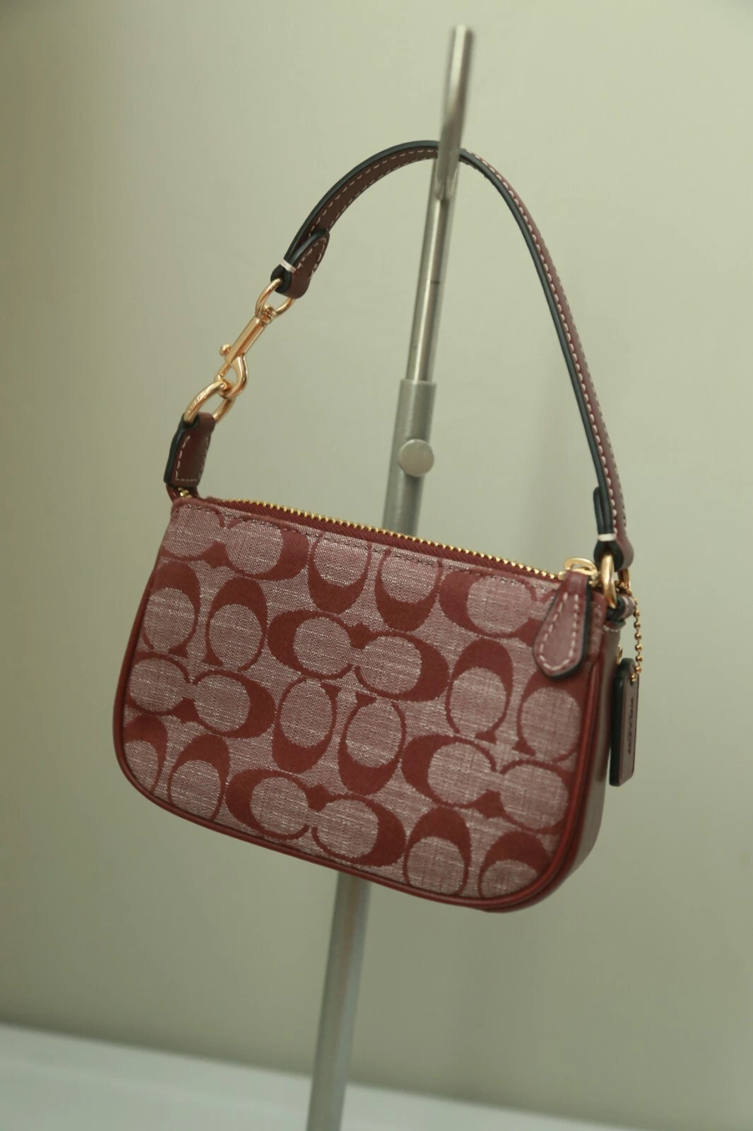 Chambray nuovo con etichette Coach CI027 Nolita 15 pollici firma