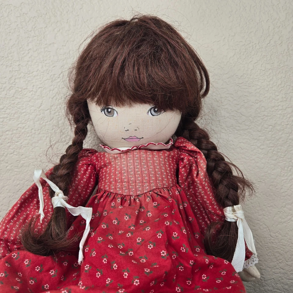 Muñeca de tela Pauline Bjonnes Jacobsen vintage años 80 cara pintada trenzas morenas Foto 2 de 4