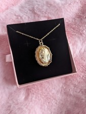 Cameo Vintage Pendant Necklace, Brand New Gift Boxed