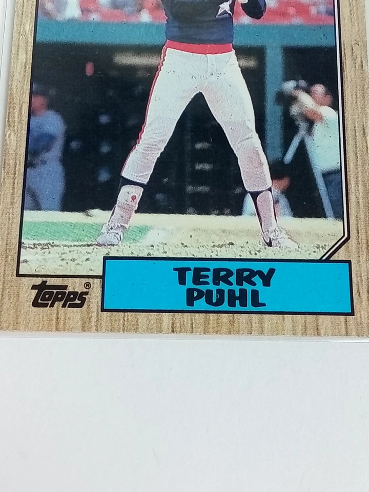 Terry Puhl #693 Topps Astros Card 1987 - Image 2 of 4