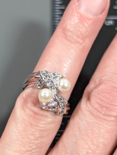 Vintage Premier Designs Faux Pearl Rhinestone Bypass Ring Silver Tone Size 5 - Picture 8 of 8