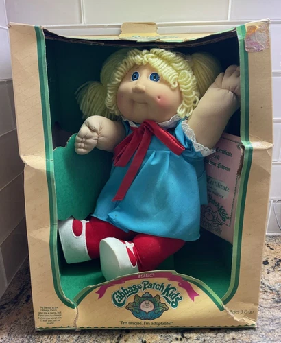 1985 Cabbage Patch Kids Garland Minnie New in box with birth certificate note