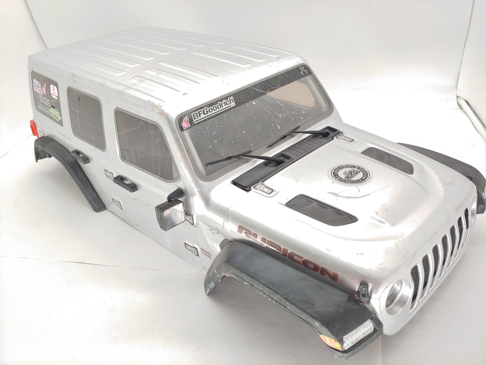USED Axial 1/6 SCX6 Jeep JLU Wrangler 4WD Rock Crawler BODY: Silver AXI050000T2