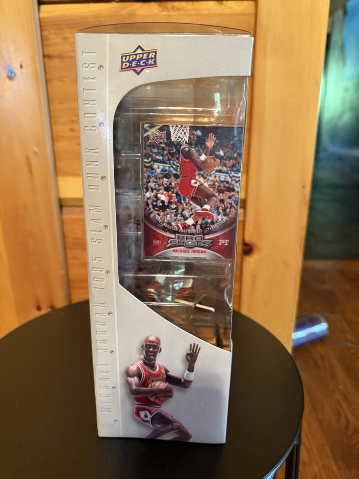 Figura de 6 pulgadas con tarjeta Michael Jordan UD Pro Shots 1985 Slam Dunk Contest Foto 4 de 4