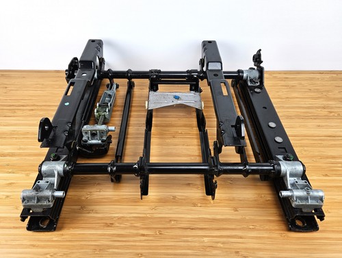 BMW Z3 Sitzgestell links Sitzschiene Fahrersitz 52108401291 8401291