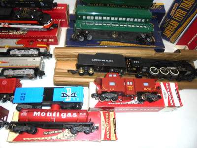 AMERICAN FLYER S GAUGE TRAIN COLLECTION FREIGHT AND PASSENGER VINTAGE NICE SHAPE