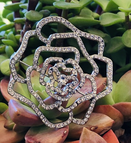 Spilla strass fiore camelia, 2"", Nuova senza etichette - Foto 6 di 12