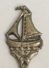 Vintage Souvenir Spoon Collectible Het Duet Dutch 4.7/8”