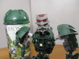 LEGO 8589 BIONICLE TAO MATAU 2004 COMPLETE WITH BOX NO INSTRUCTIONS