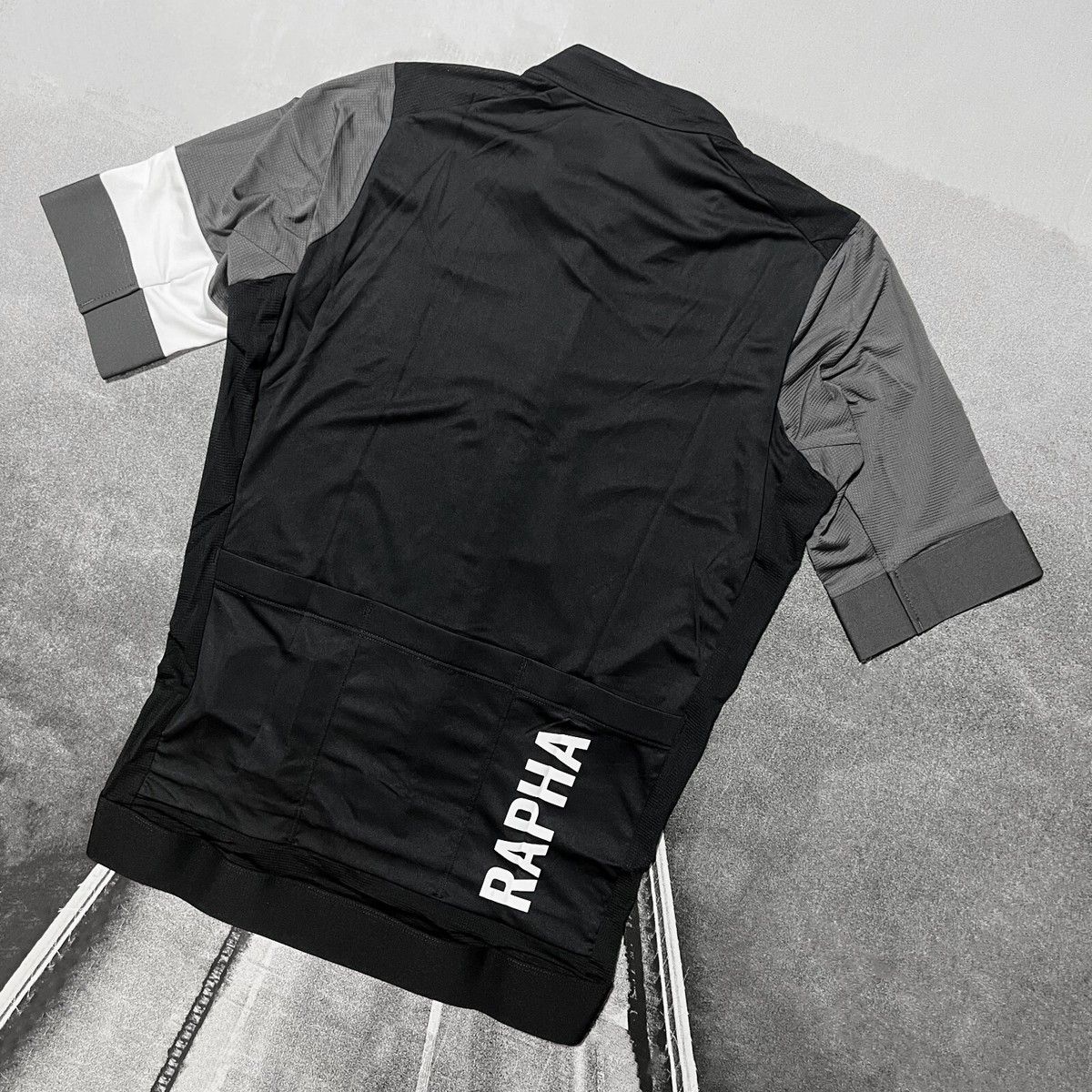 Rapha proteam training jersey xsサイズ Rapha Men's Pro Team Training Jersey – Bici