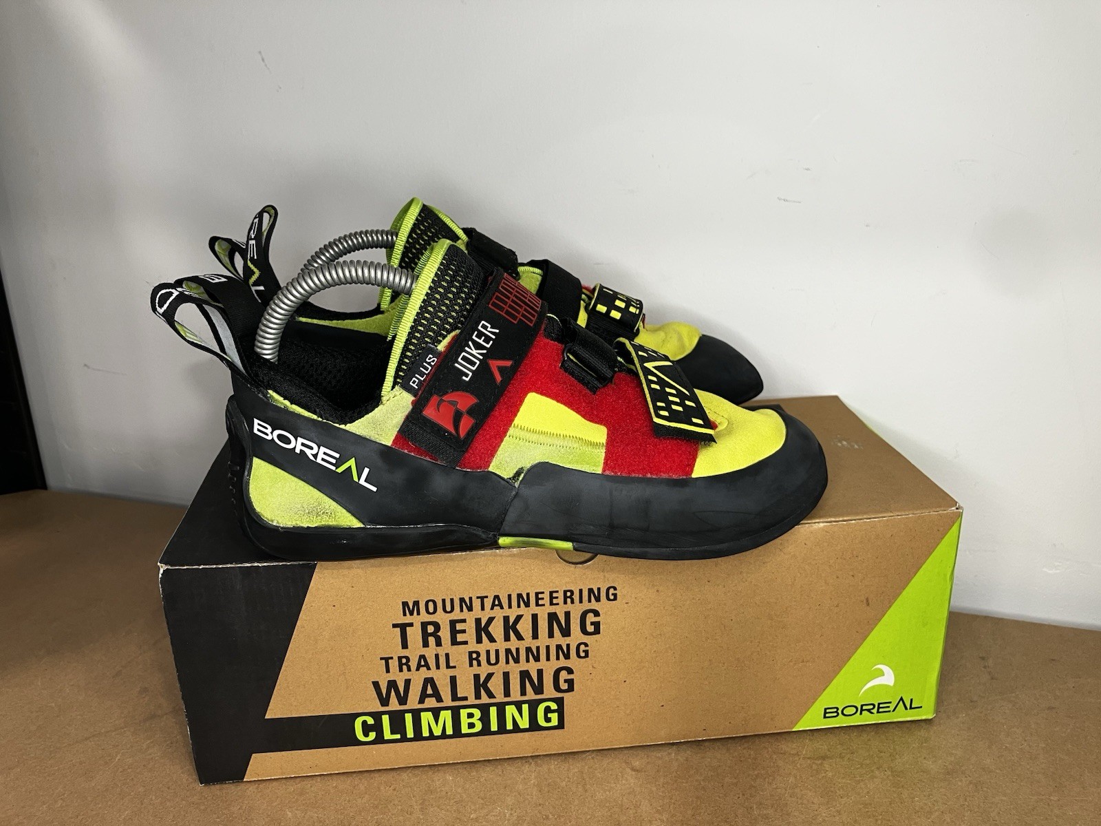 Zapatos de Escalada Boreal Joker Plus Reino Unido Talla 7 Verde/Rojo Con Caja Apenas Usados