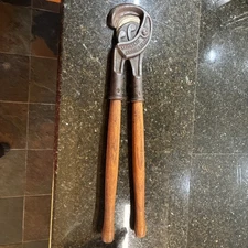 Cattle Dehorner Livestock Farm Tool Horn Cutter James Scully USA