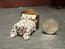 Dollhouse Miniature Bed Trees A 1:48 Quarter inch scale 1/4 F175 Dollys Gallery
