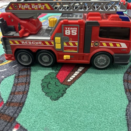 Dickie Toys - Feuerwehrauto - Licht Geräusche Wasser . Zustand Ist sehr gut - Bild 5 von 5